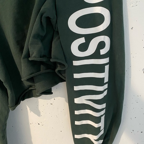 Cropped Sweatshirt - Picture 3 of 3